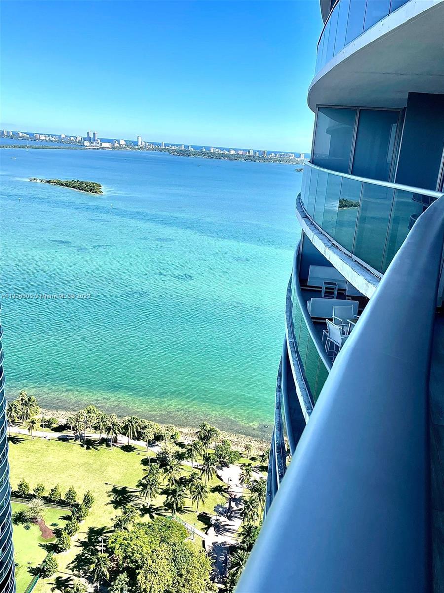 ARIA ON THE BAY CONDO - Residential