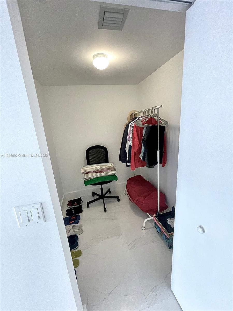 ARIA ON THE BAY CONDO - Residential