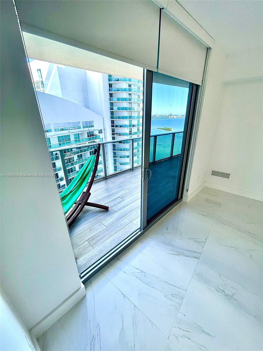 ARIA ON THE BAY CONDO - Residential