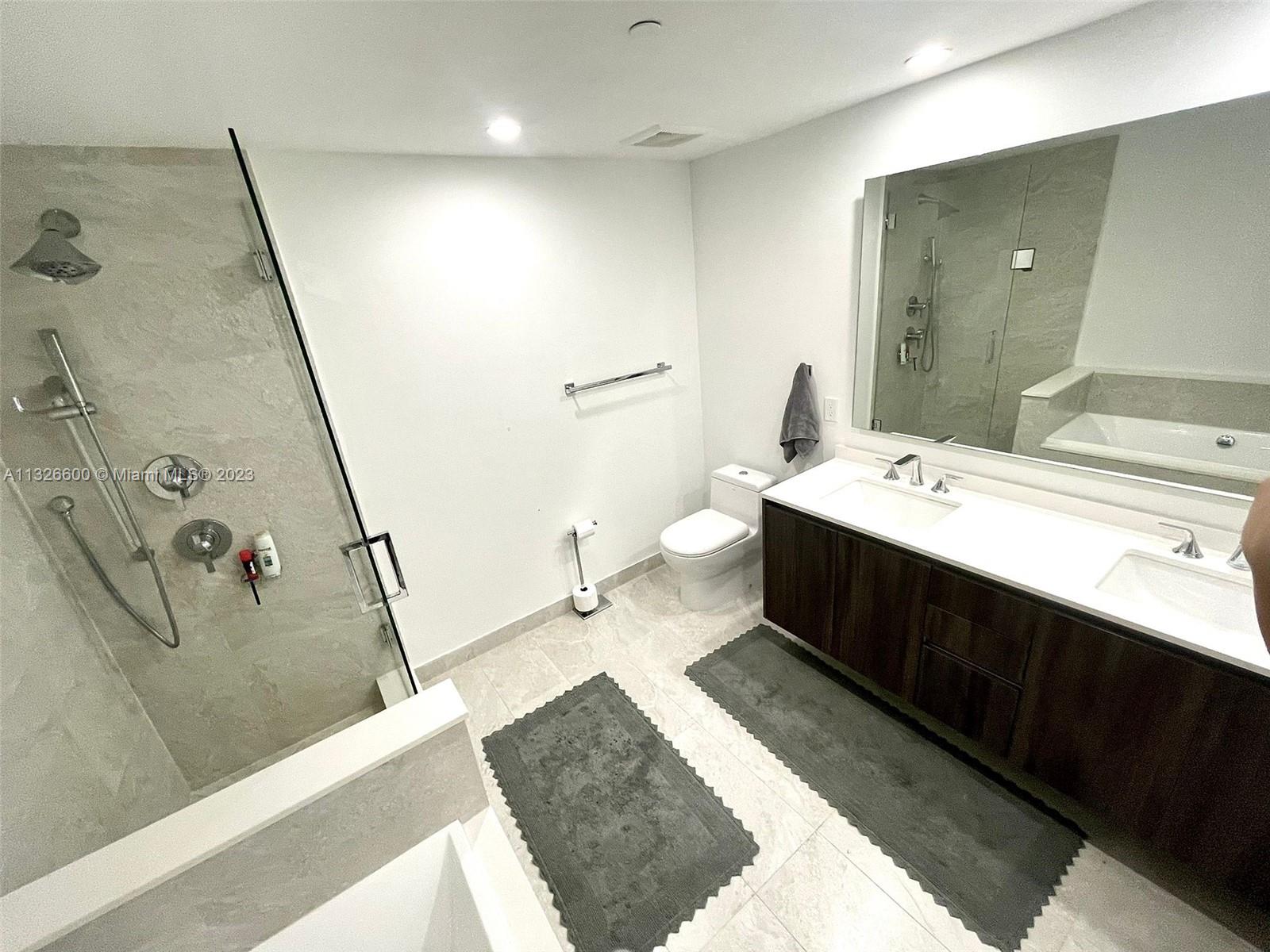 ARIA ON THE BAY CONDO - Residential