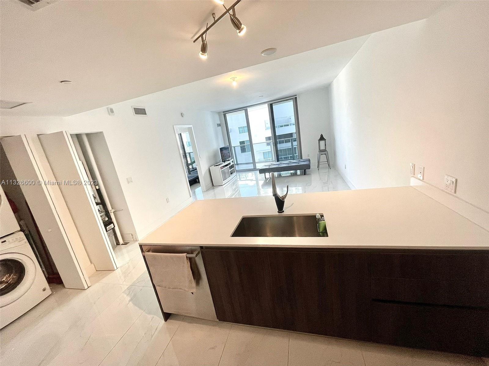 ARIA ON THE BAY CONDO - Residential