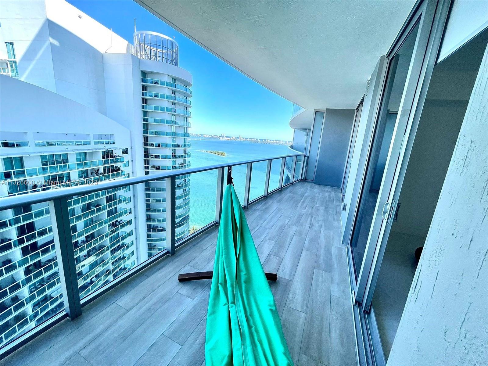 ARIA ON THE BAY CONDO - Residential