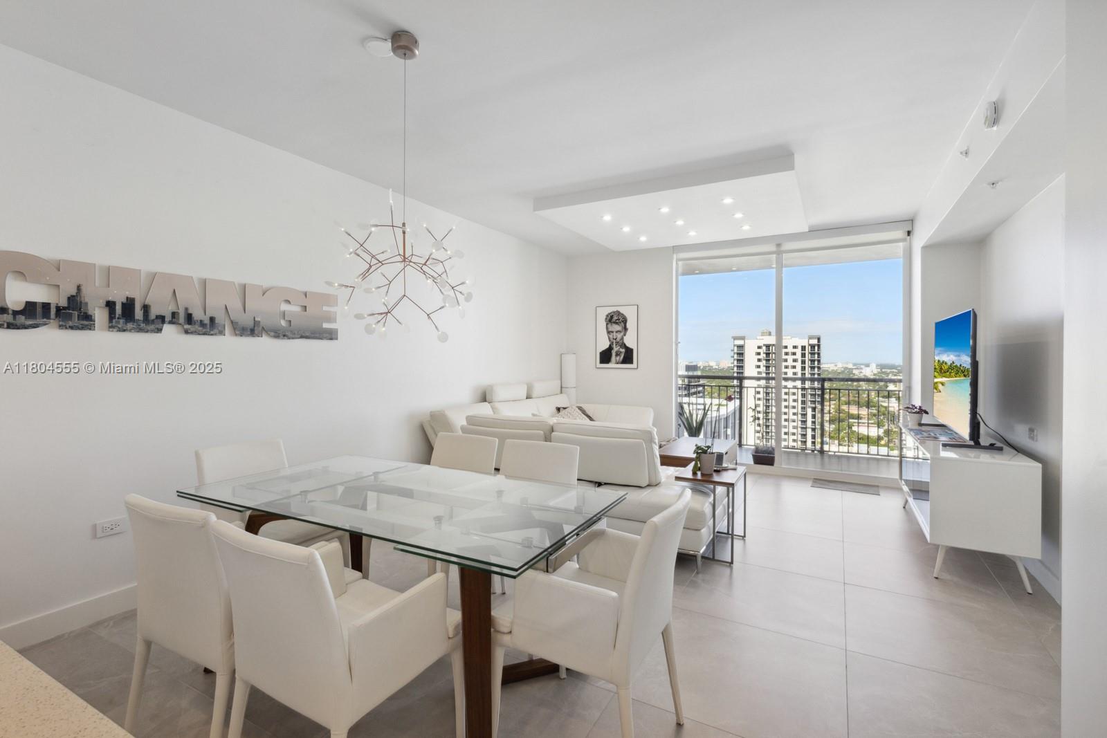 999 SW 1st Ave 2809