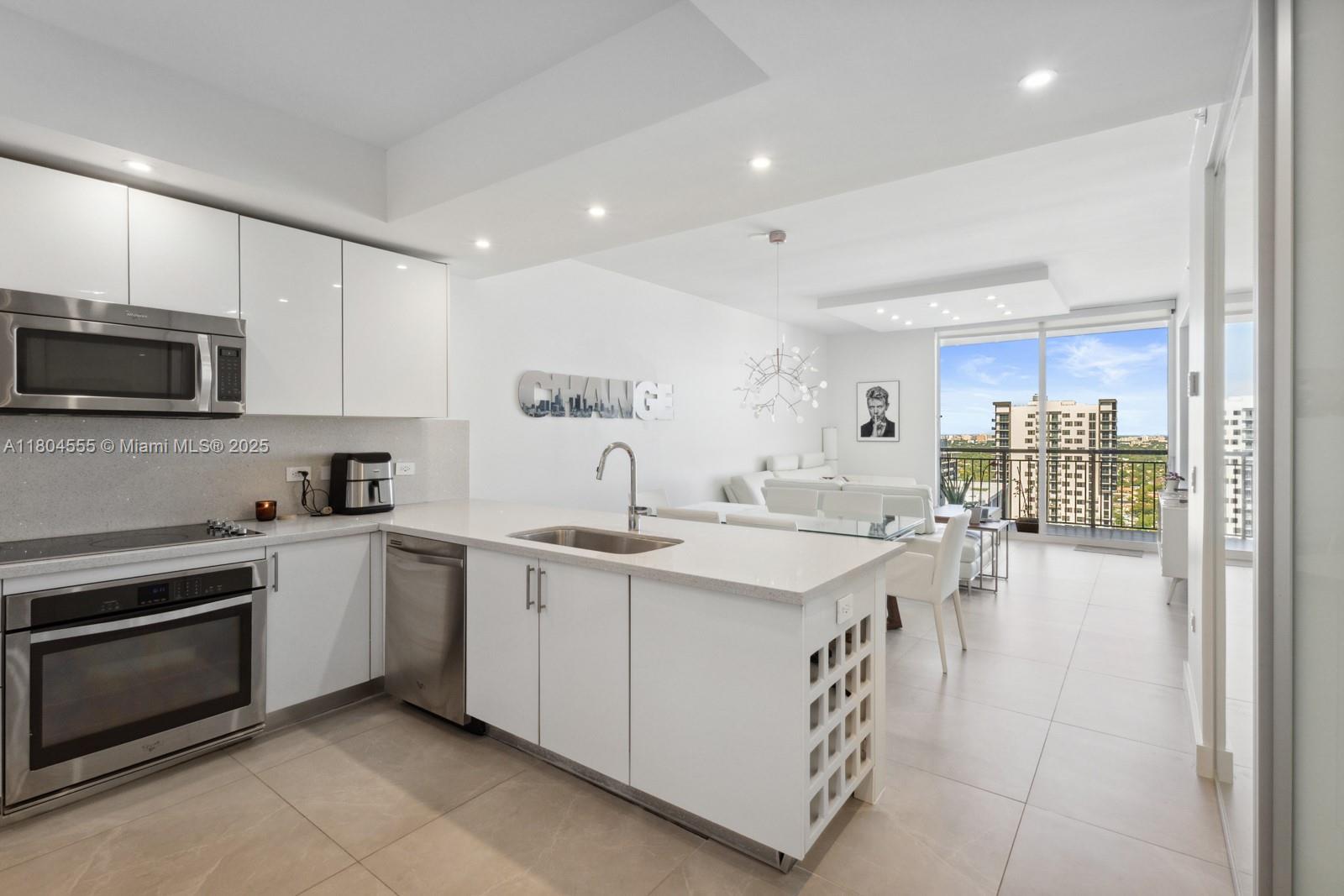 999 Sw 1st Ave 2809, Miami, Broward County, Florida - 2 Bedrooms  
2 Bathrooms - 