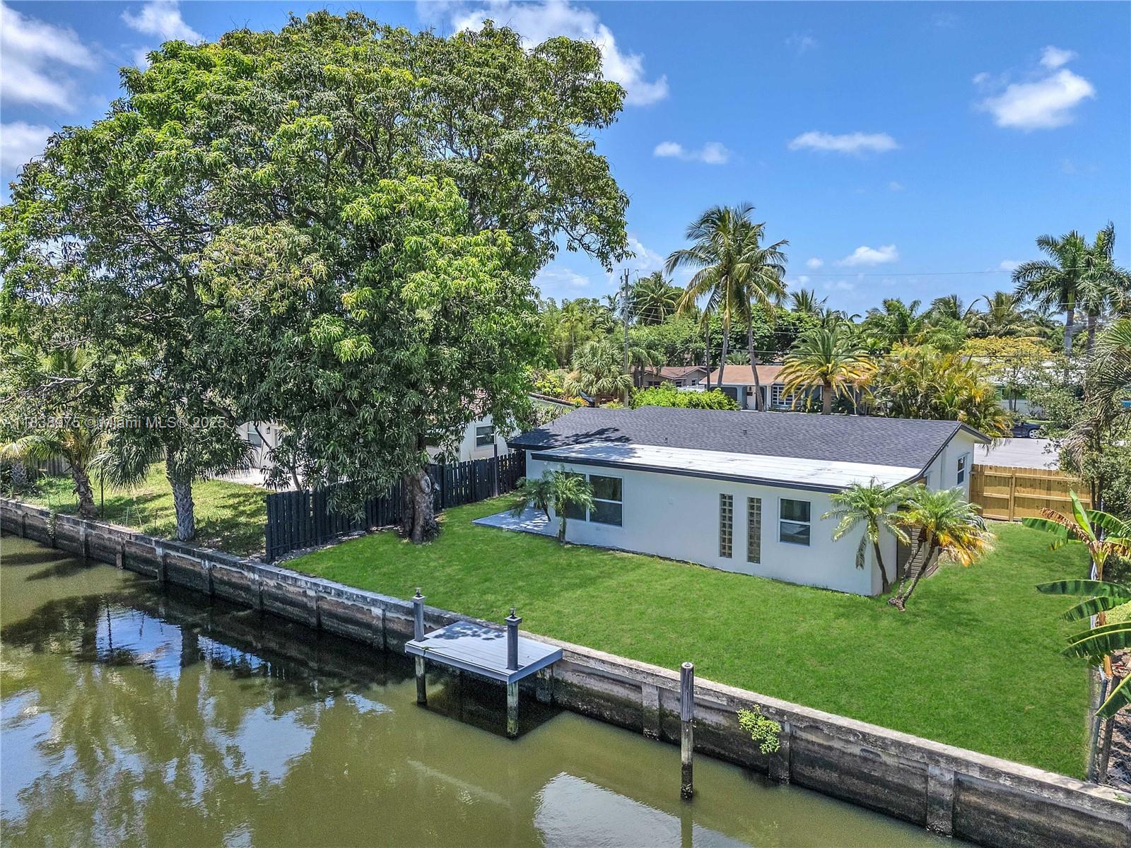 1840 NW 32nd St, Oakland Park, FL, 33309/$579,000 2 1840 NW 32nd St