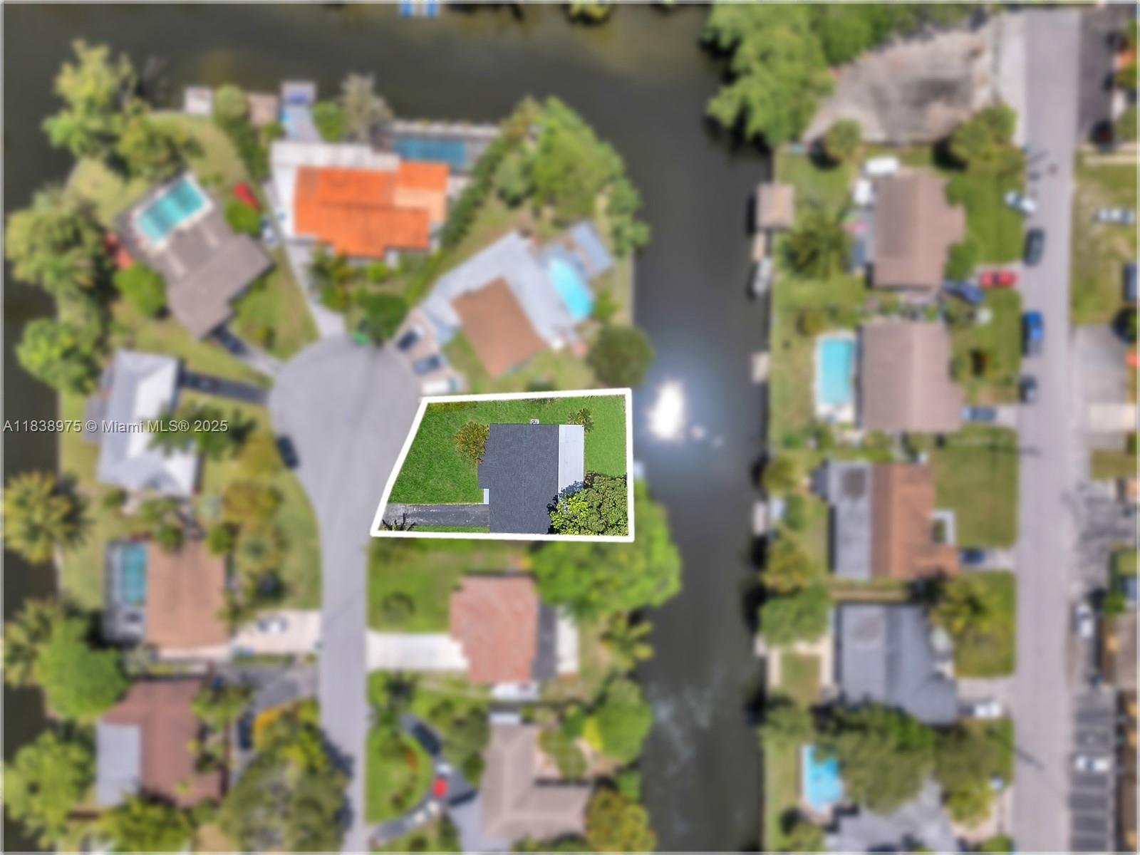 1840 NW 32nd St, Oakland Park, FL, 33309/$579,000 4 1840 NW 32nd St