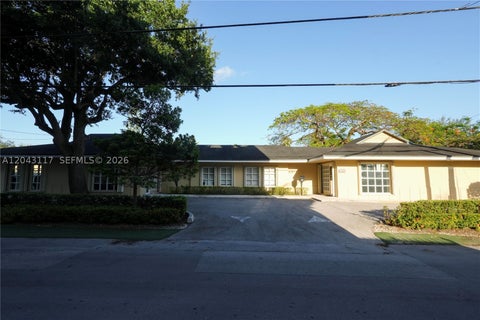 Photo of 8125 SW 120th St, Pinecrest, FL 33156 (MLS # A12043117)