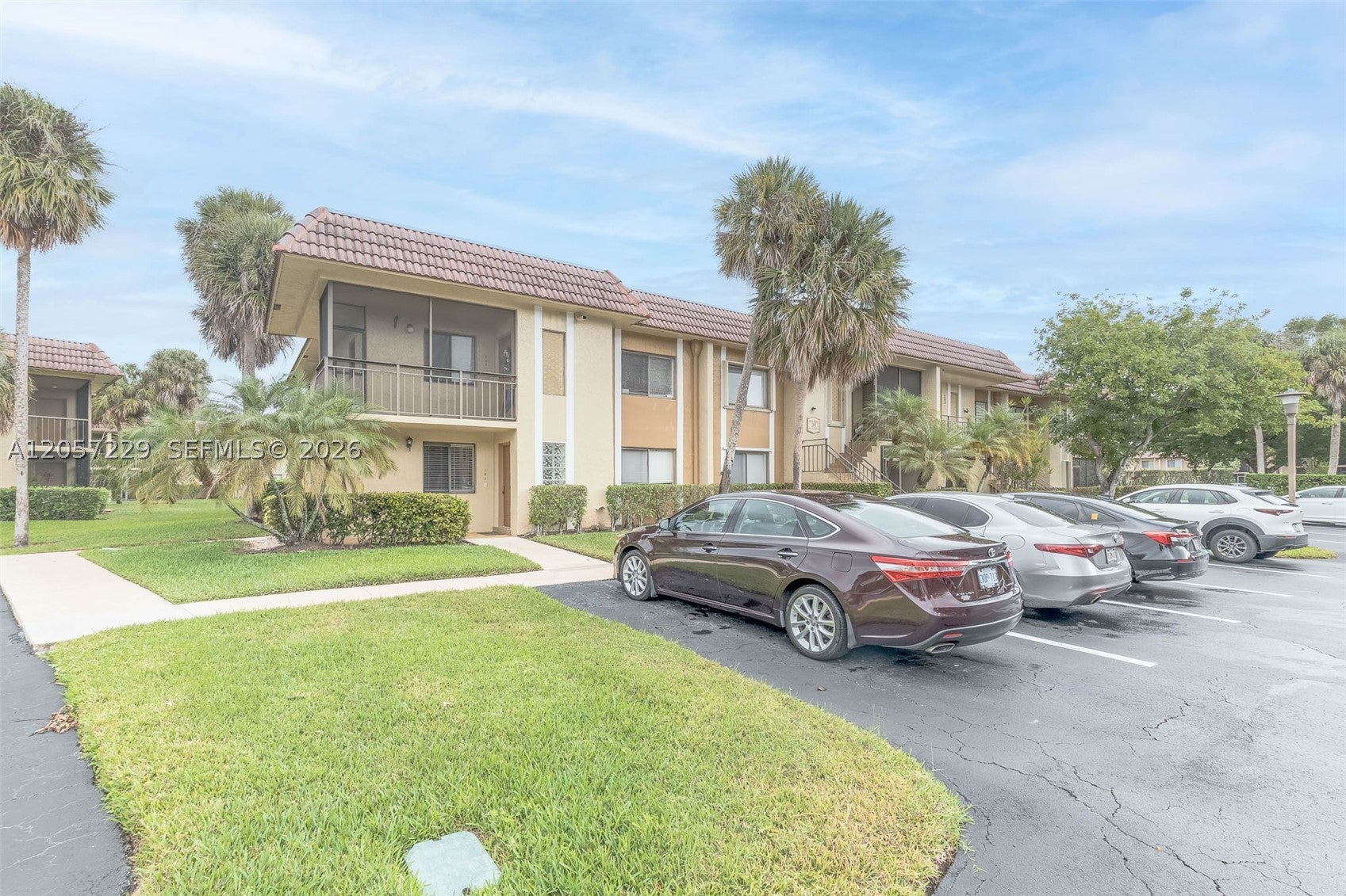 325 Lakeview Dr