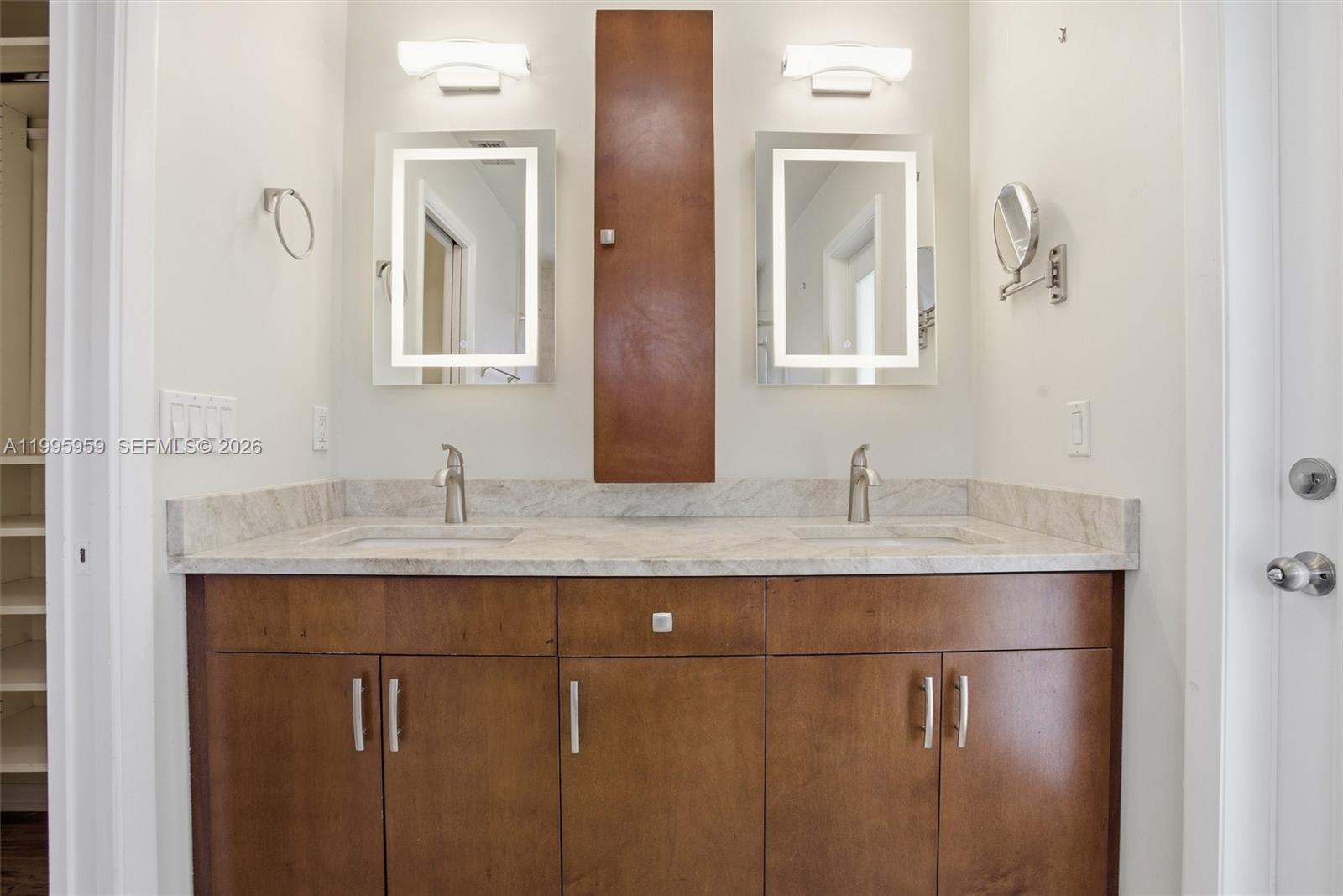 DAVIE LAKE ESTATES - Residential