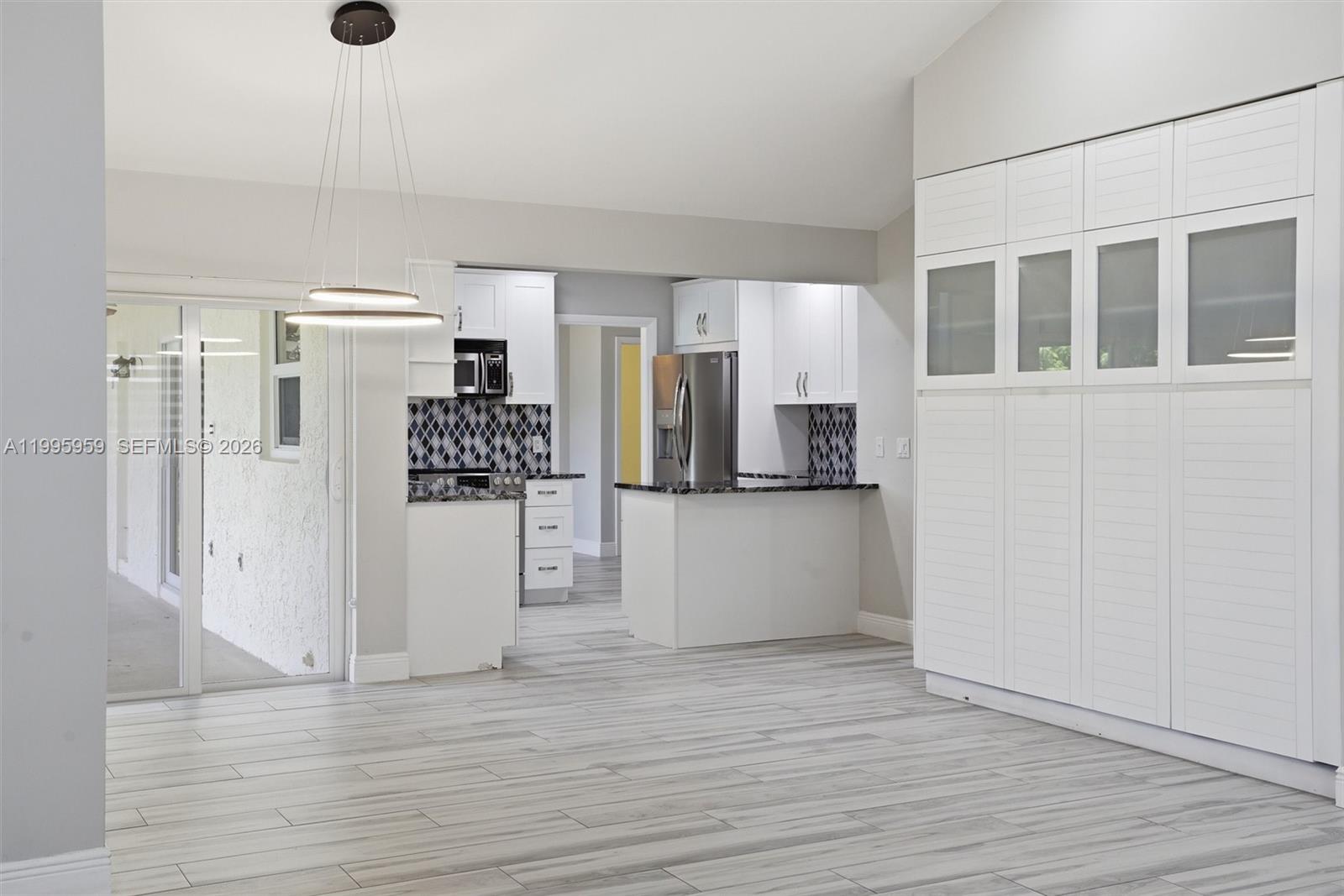 DAVIE LAKE ESTATES - Residential