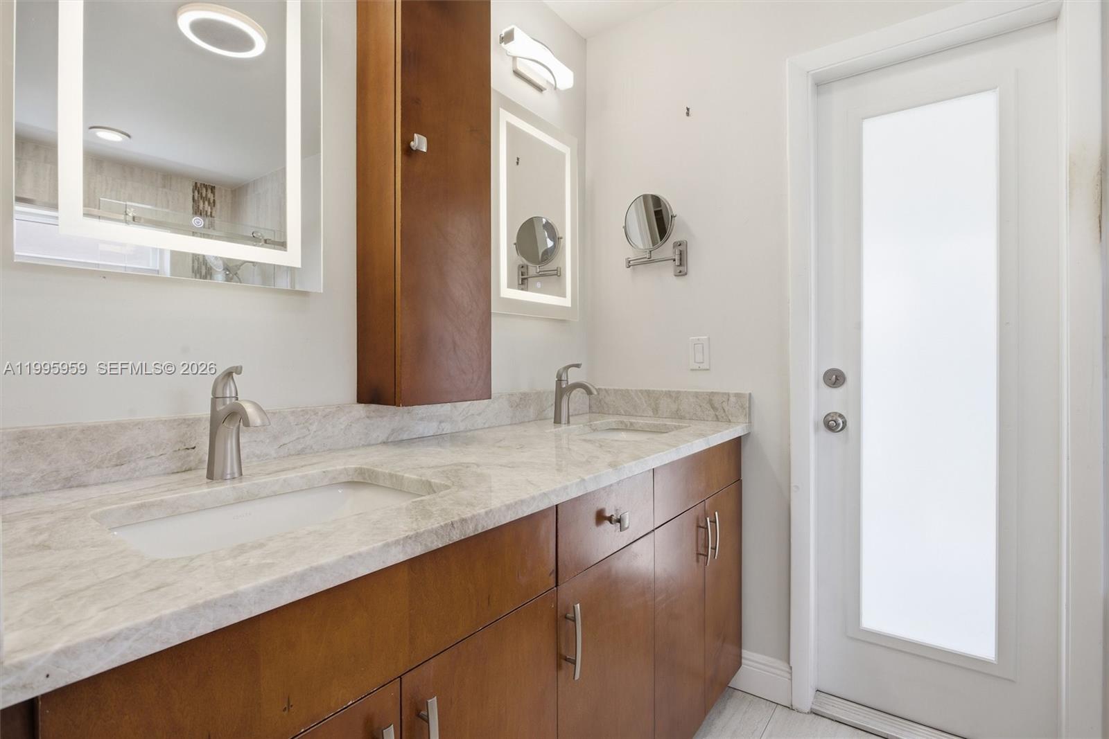 DAVIE LAKE ESTATES - Residential