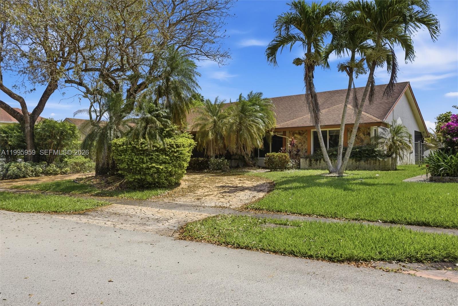 DAVIE LAKE ESTATES - Residential