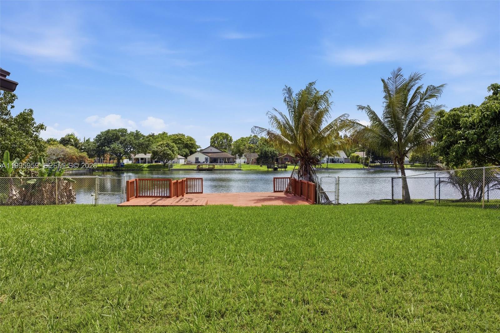 DAVIE LAKE ESTATES - Residential