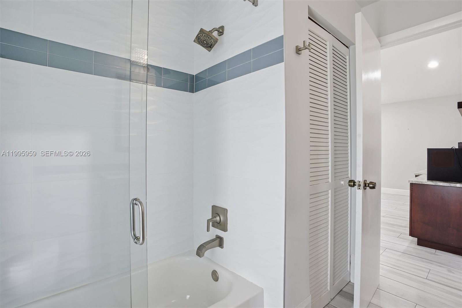 DAVIE LAKE ESTATES - Residential