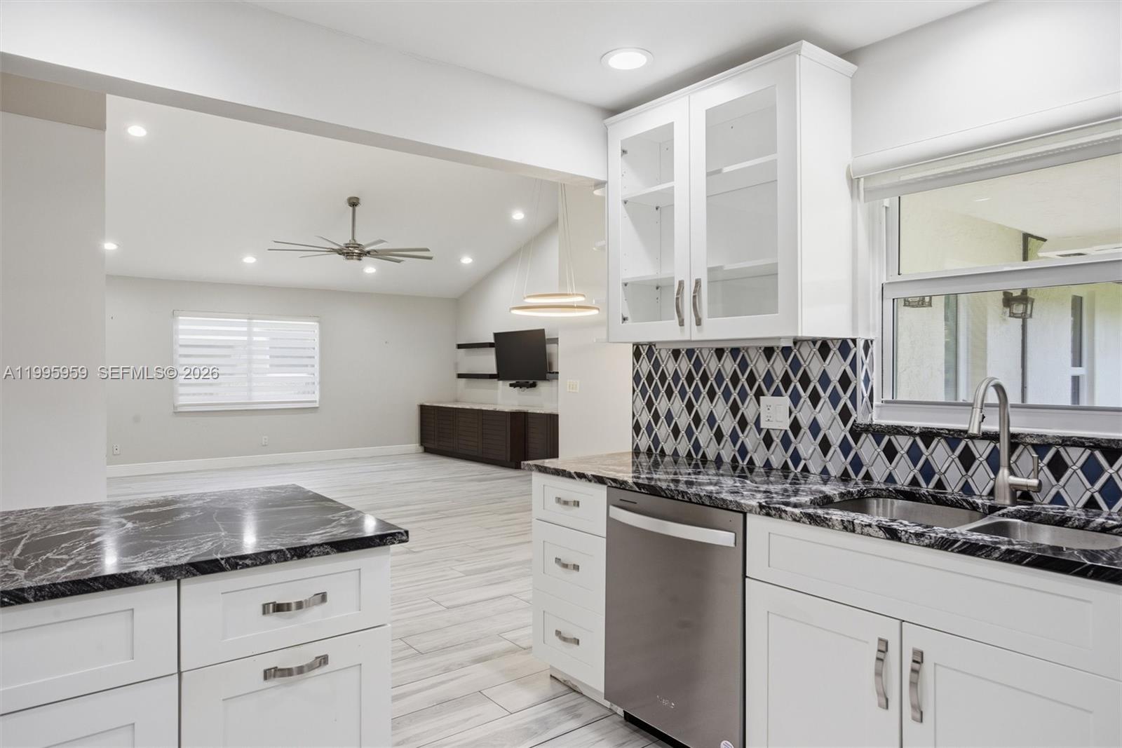 DAVIE LAKE ESTATES - Residential