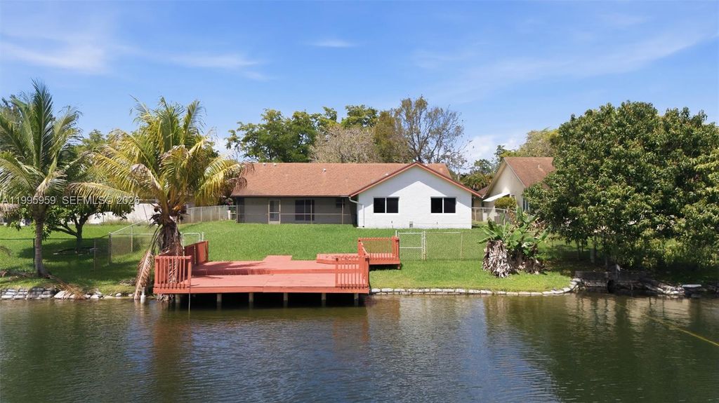 Photo of 8230 SW 55th Ct, Davie, FL 33328 (MLS # A11995959)