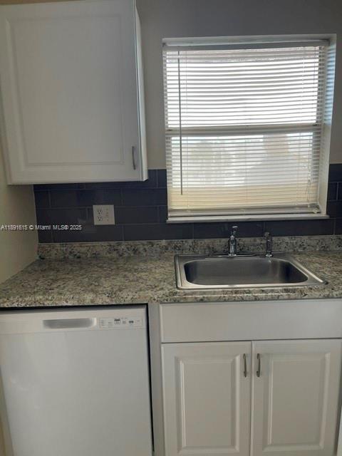 SUNRISE LAKES 40 CONDO - Residential Lease
