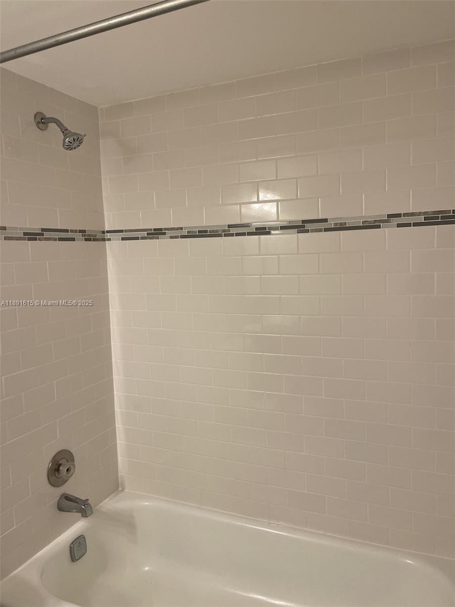 SUNRISE LAKES 40 CONDO - Residential Lease