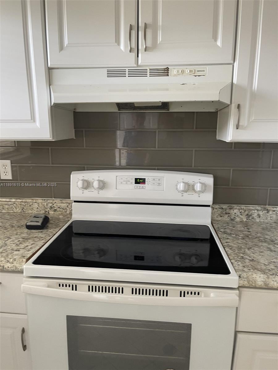 SUNRISE LAKES 40 CONDO - Residential Lease
