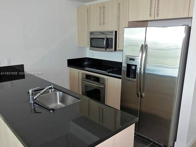 THE AXIS ON BRICKELL COND - Residential Lease