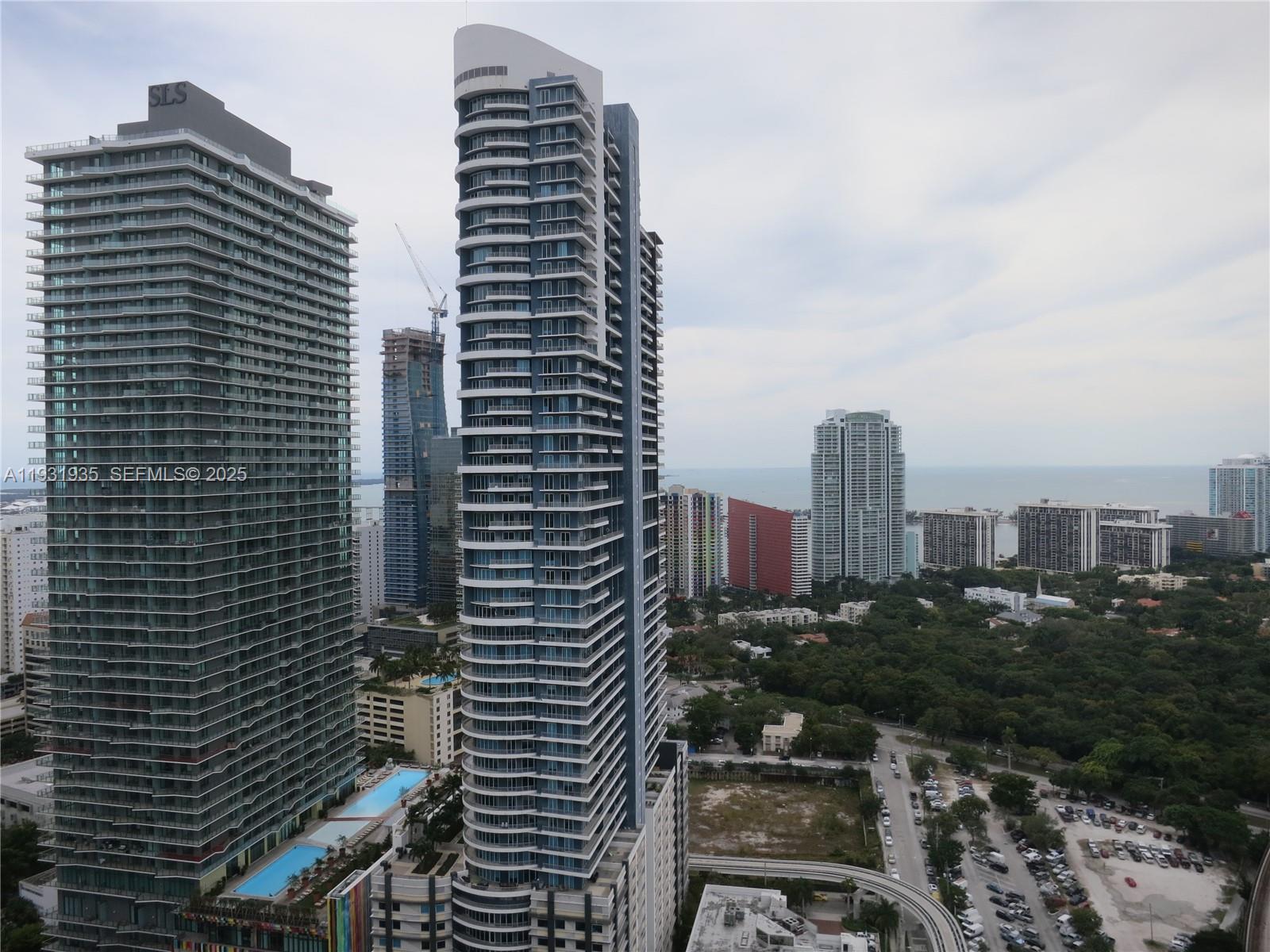 THE AXIS ON BRICKELL COND - Residential Lease