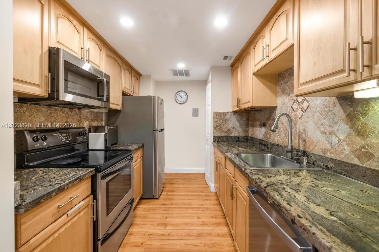 BRICKELL TOWNHOUSE CONDO - Residential Lease