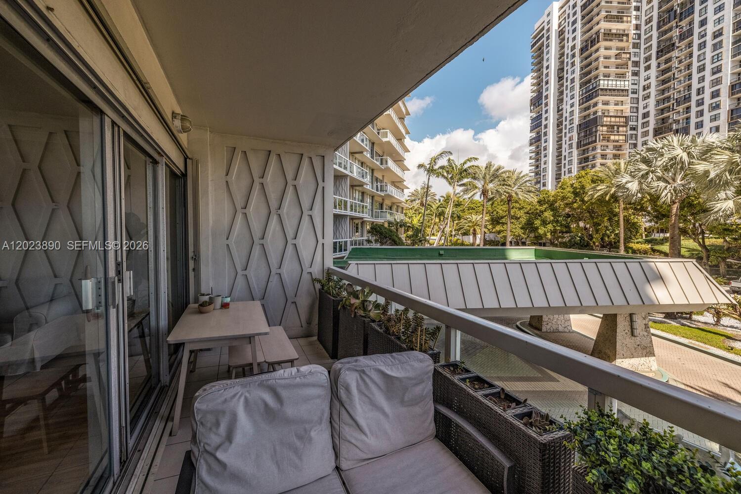 BRICKELL TOWNHOUSE CONDO - Residential Lease