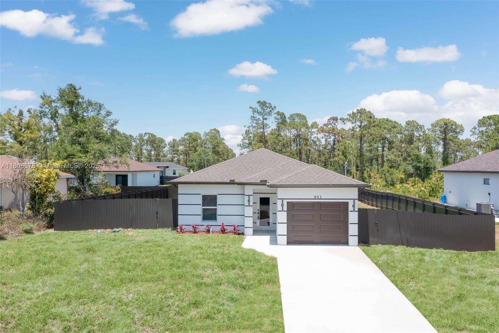 921 Winters St E St, Lehigh Acres, Lee County, Florida - 3 Bedrooms  
2 Bathrooms - 