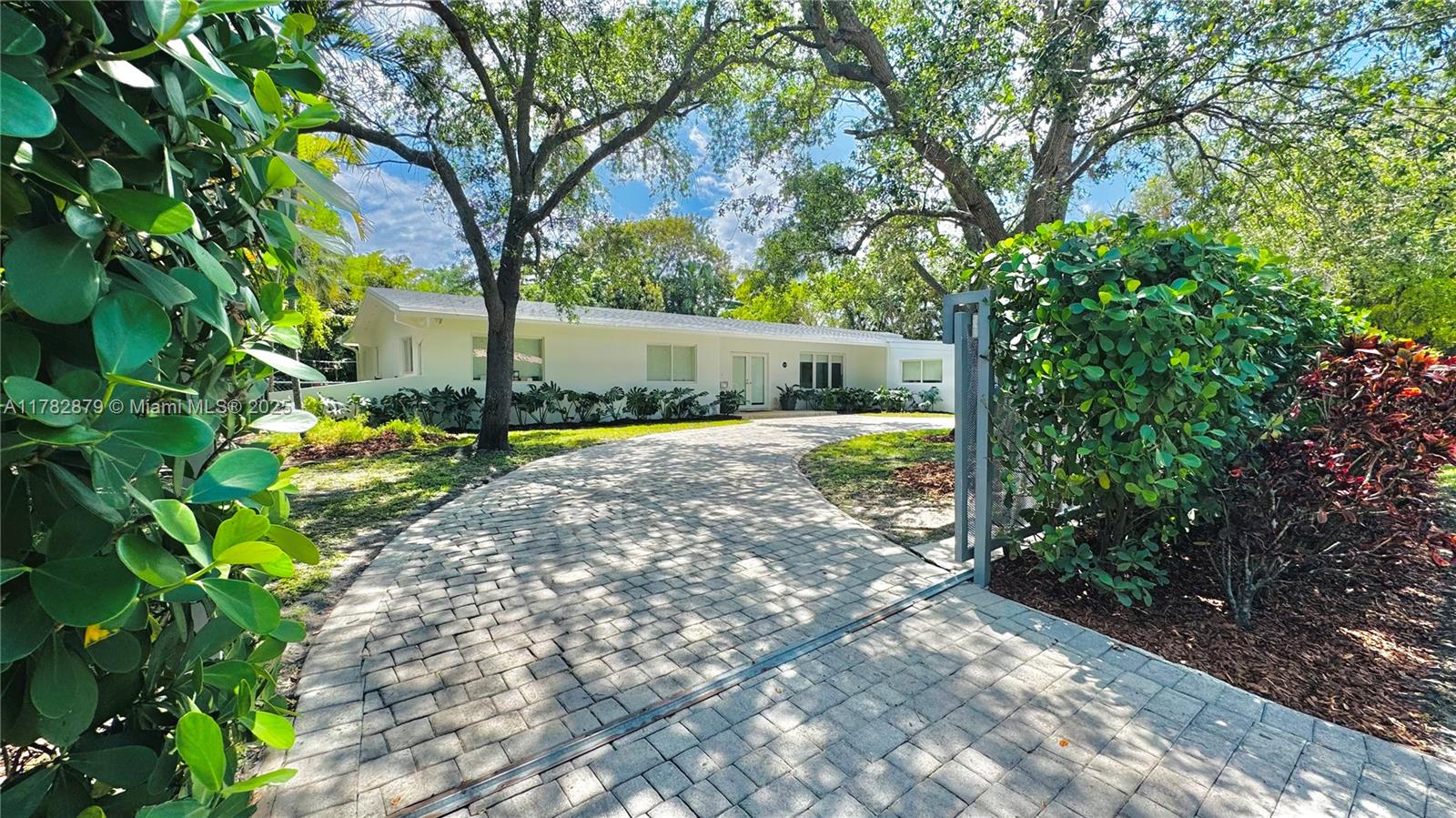 7440 Sw 126th St, Pinecrest, Miami-Dade County, Florida - 4 Bedrooms  
3 Bathrooms - 