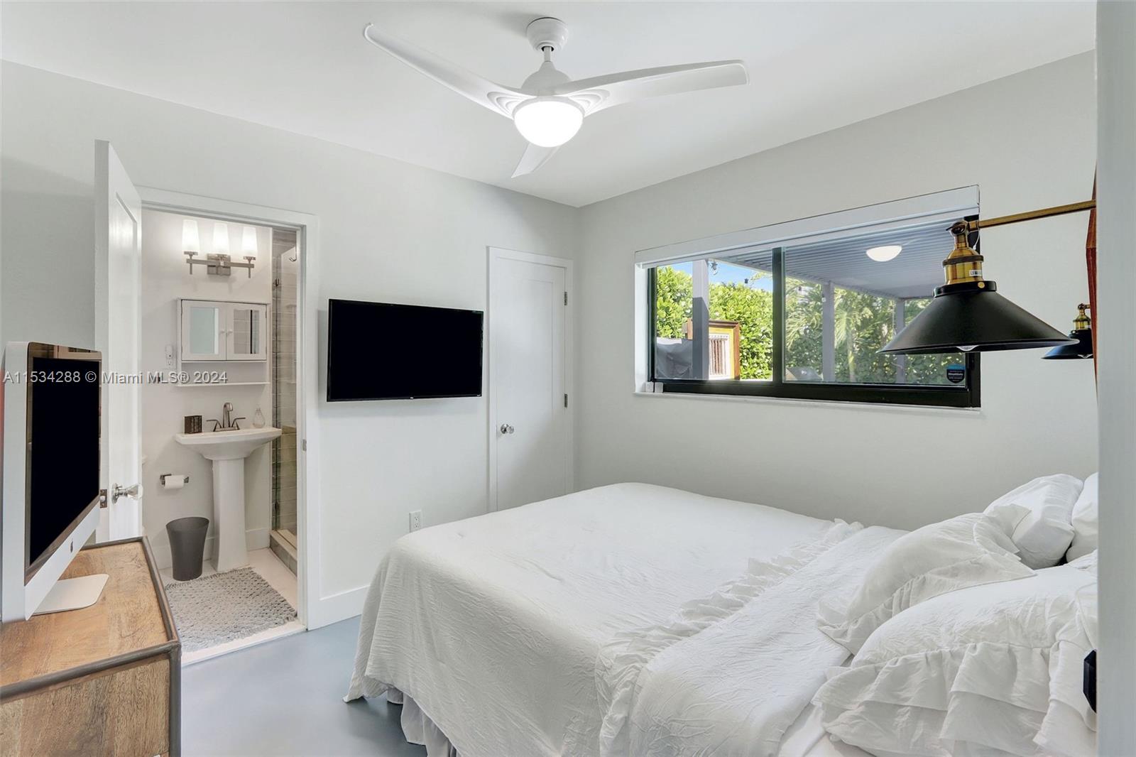 CORAL GABLES RIVIERA SEC - Residential