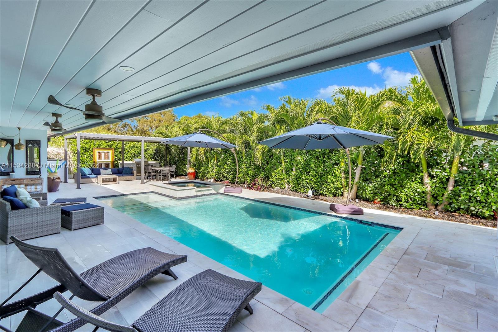 CORAL GABLES RIVIERA SEC - Residential