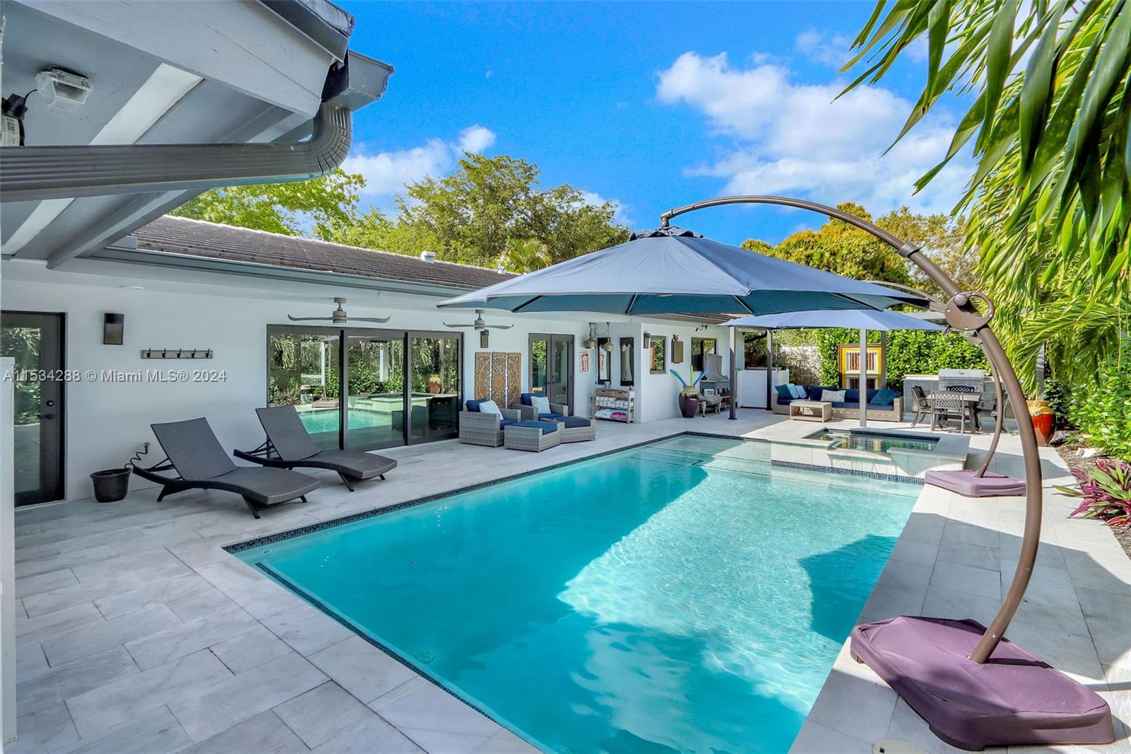 CORAL GABLES RIVIERA SEC - Residential