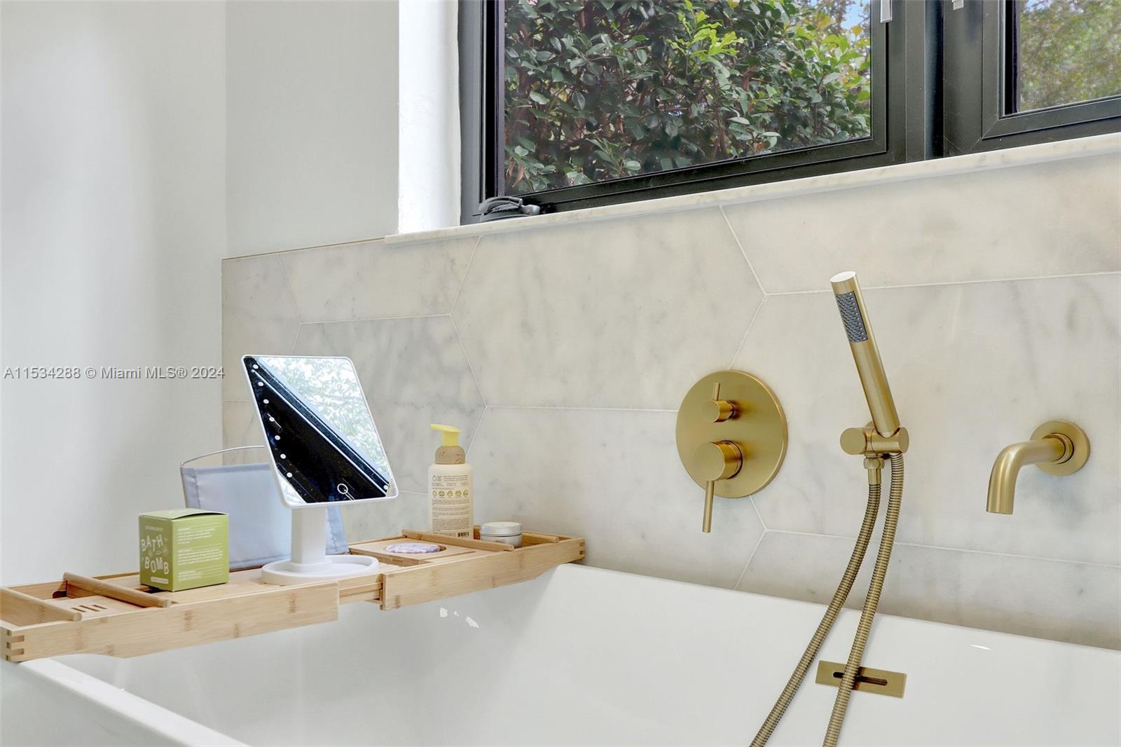 CORAL GABLES RIVIERA SEC - Residential