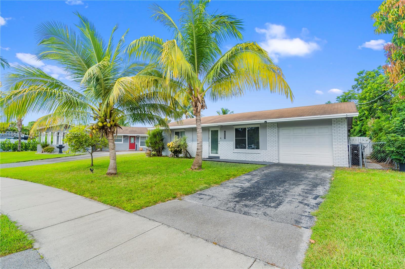 6121 NW 45th Ave