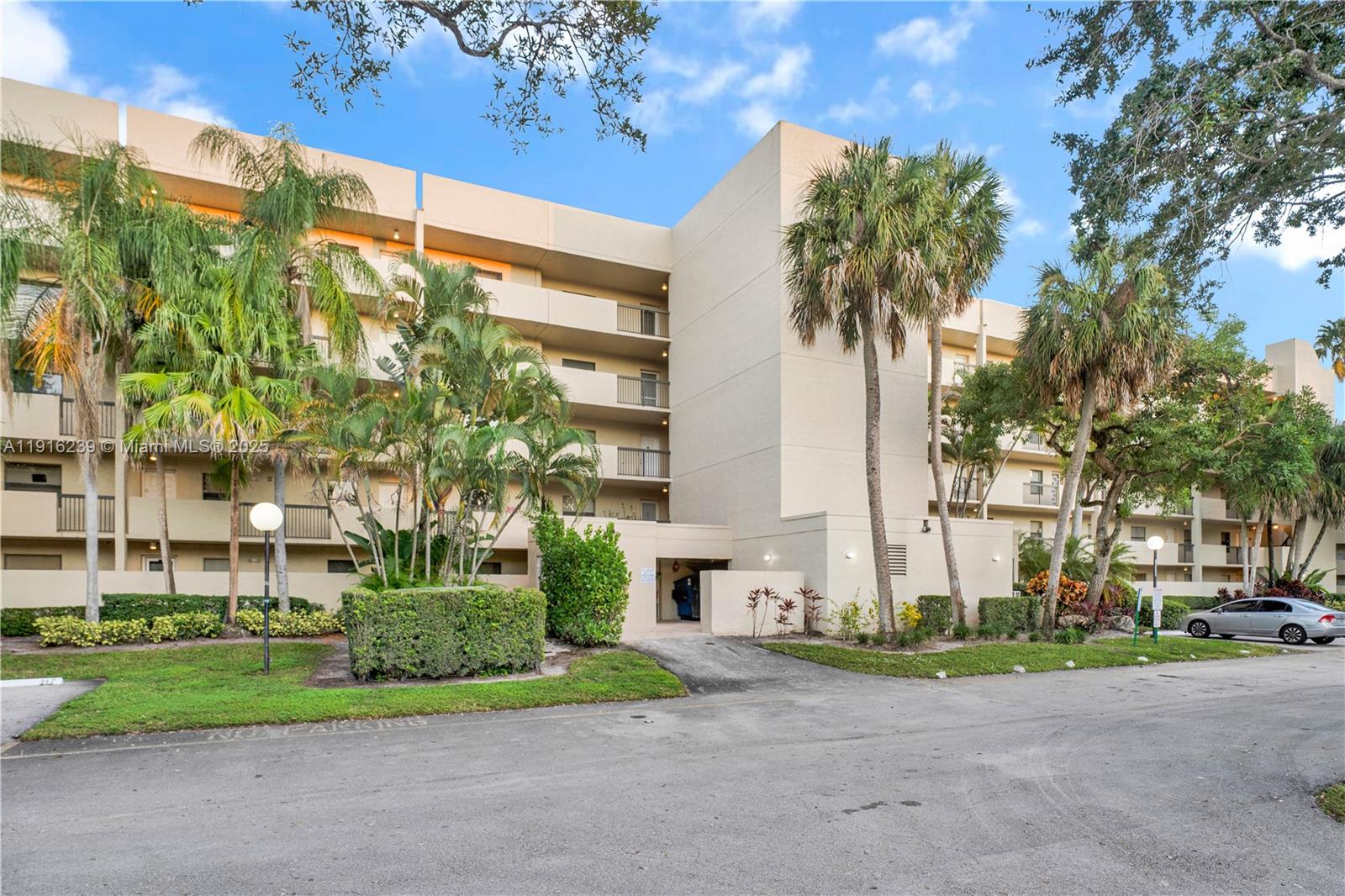 TRADEWINDS C CONDO - Residential