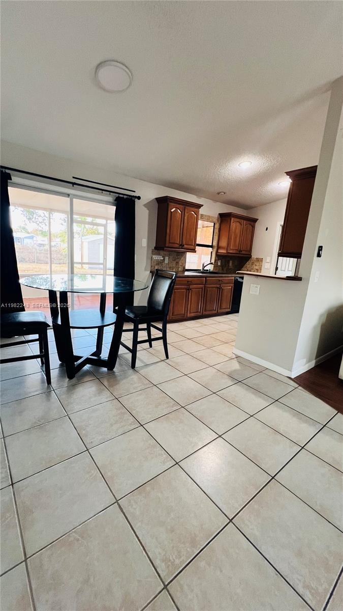 PORT ST LUCIE SECTION 5 - Residential Lease