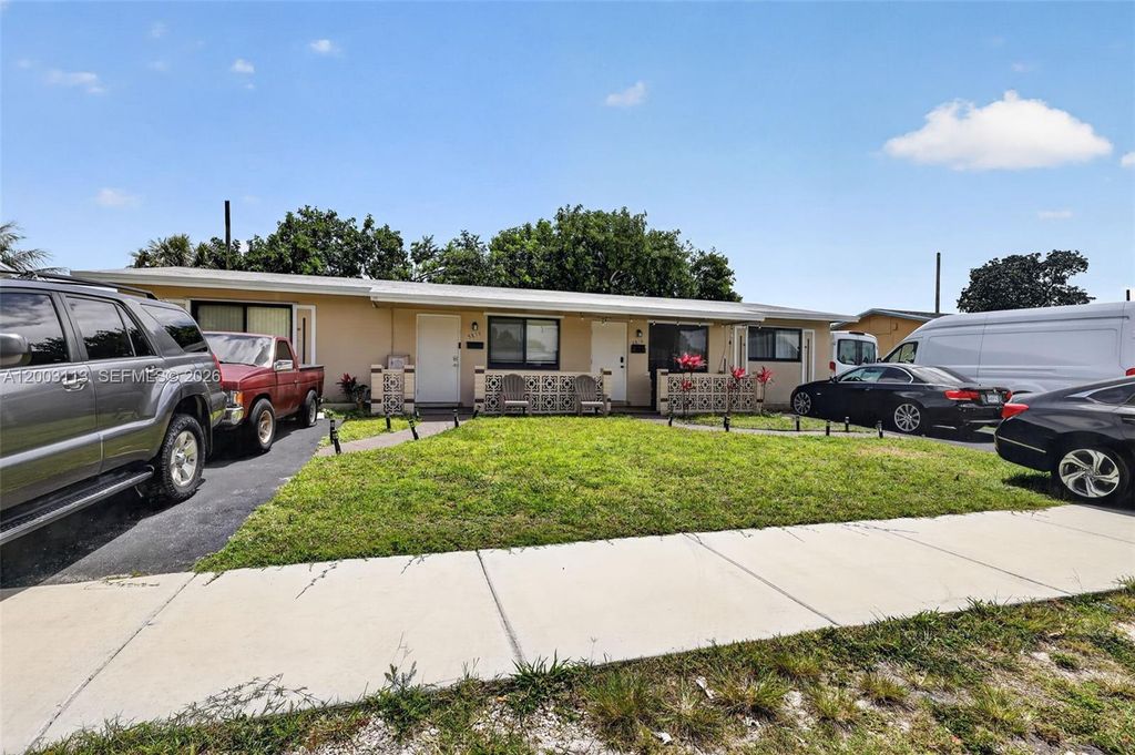 Photo of 5814 Cleveland St, Hollywood, FL 33021 (MLS # A12003113)