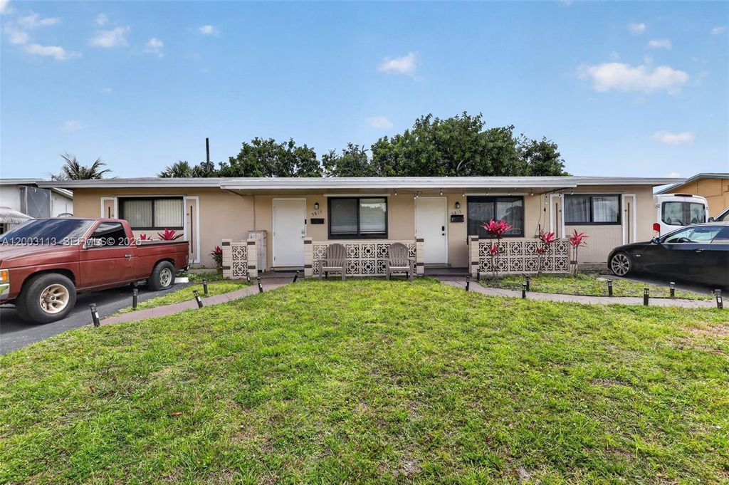 Photo of 5814 Cleveland St, Hollywood, FL 33021 (MLS # A12003113)