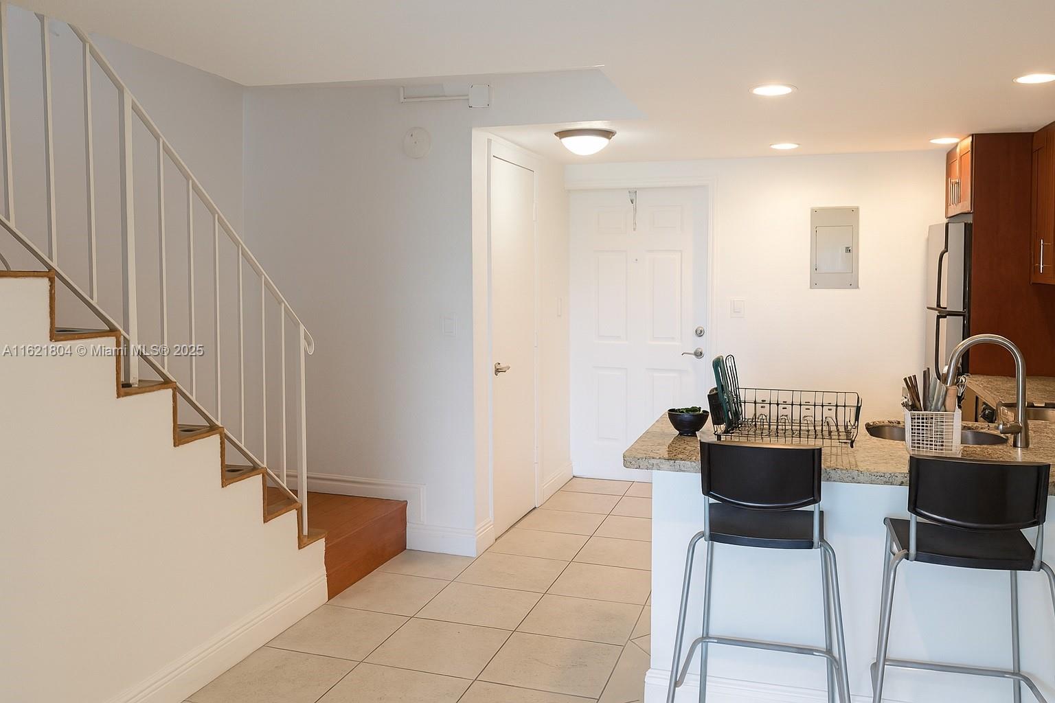 VILLAS OF PINECREST CONDO - Residential