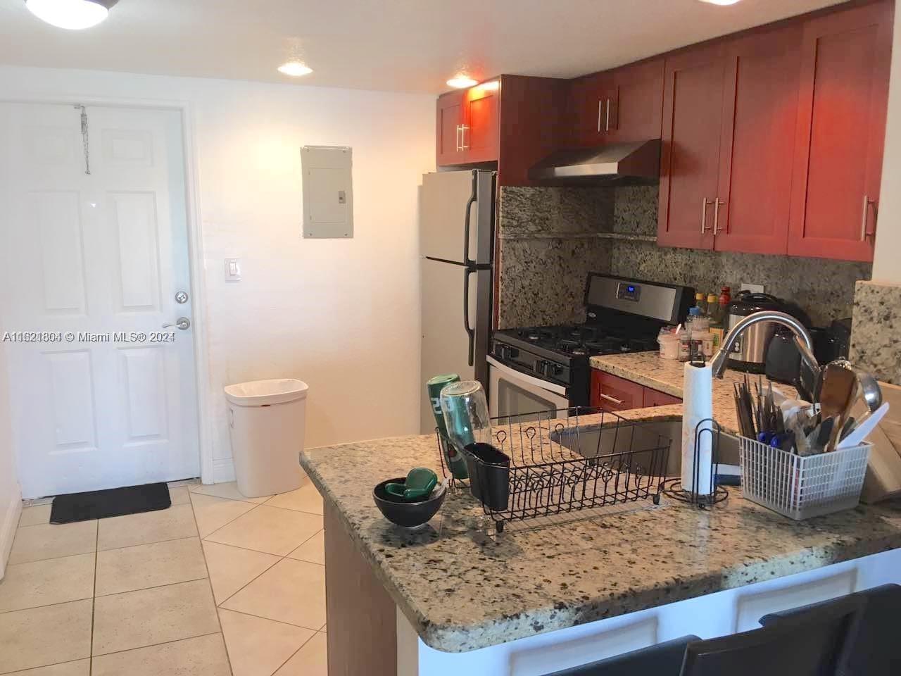 Property for Sale at 6707 N Kendall Dr 115, Pinecrest, Miami-Dade County, Florida - Bedrooms: 3 
Bathrooms: 3  - $450,000