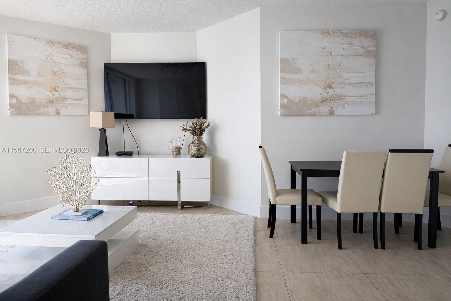 LA PERLA CONDO - Residential Lease