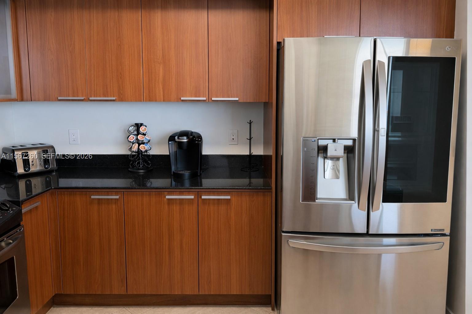 LA PERLA CONDO - Residential Lease