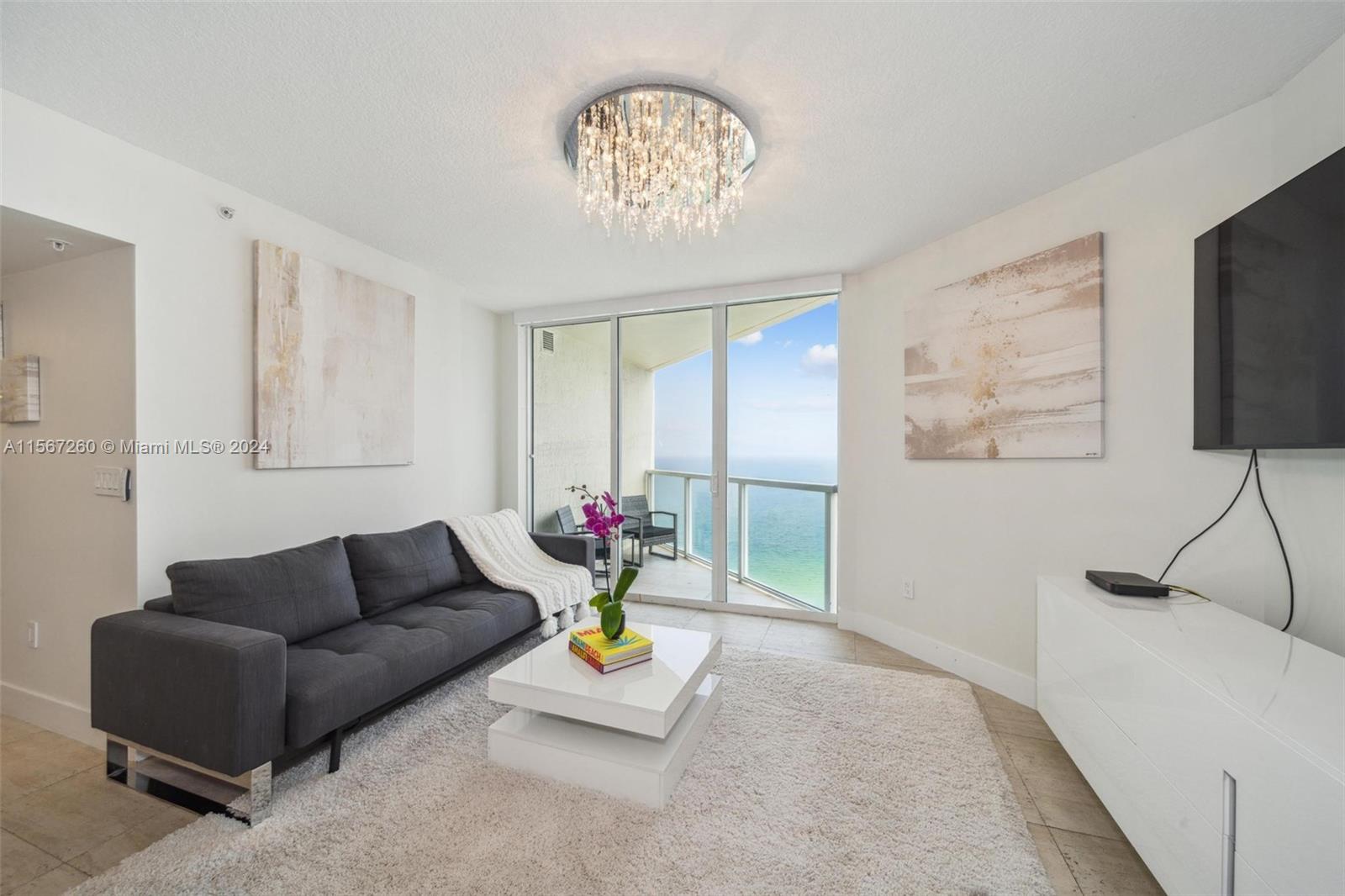 LA PERLA CONDO - Residential Lease