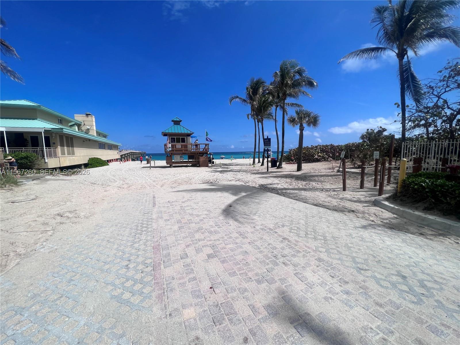 LA PERLA CONDO - Residential Lease