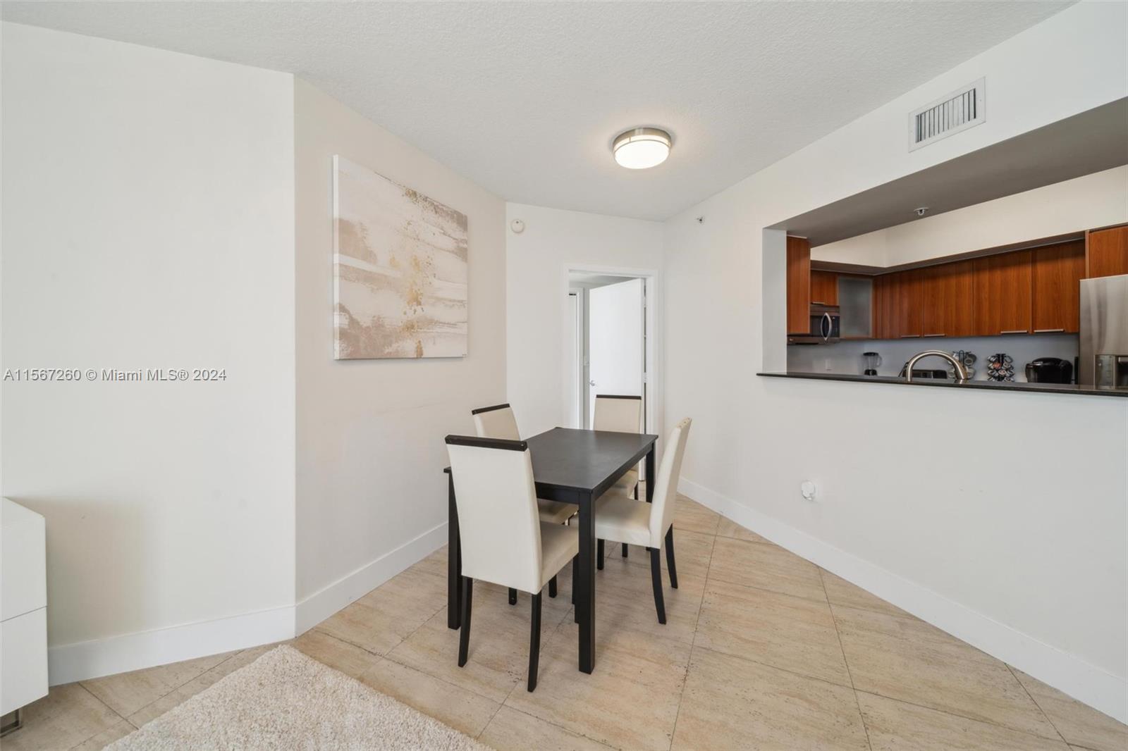 LA PERLA CONDO - Residential Lease