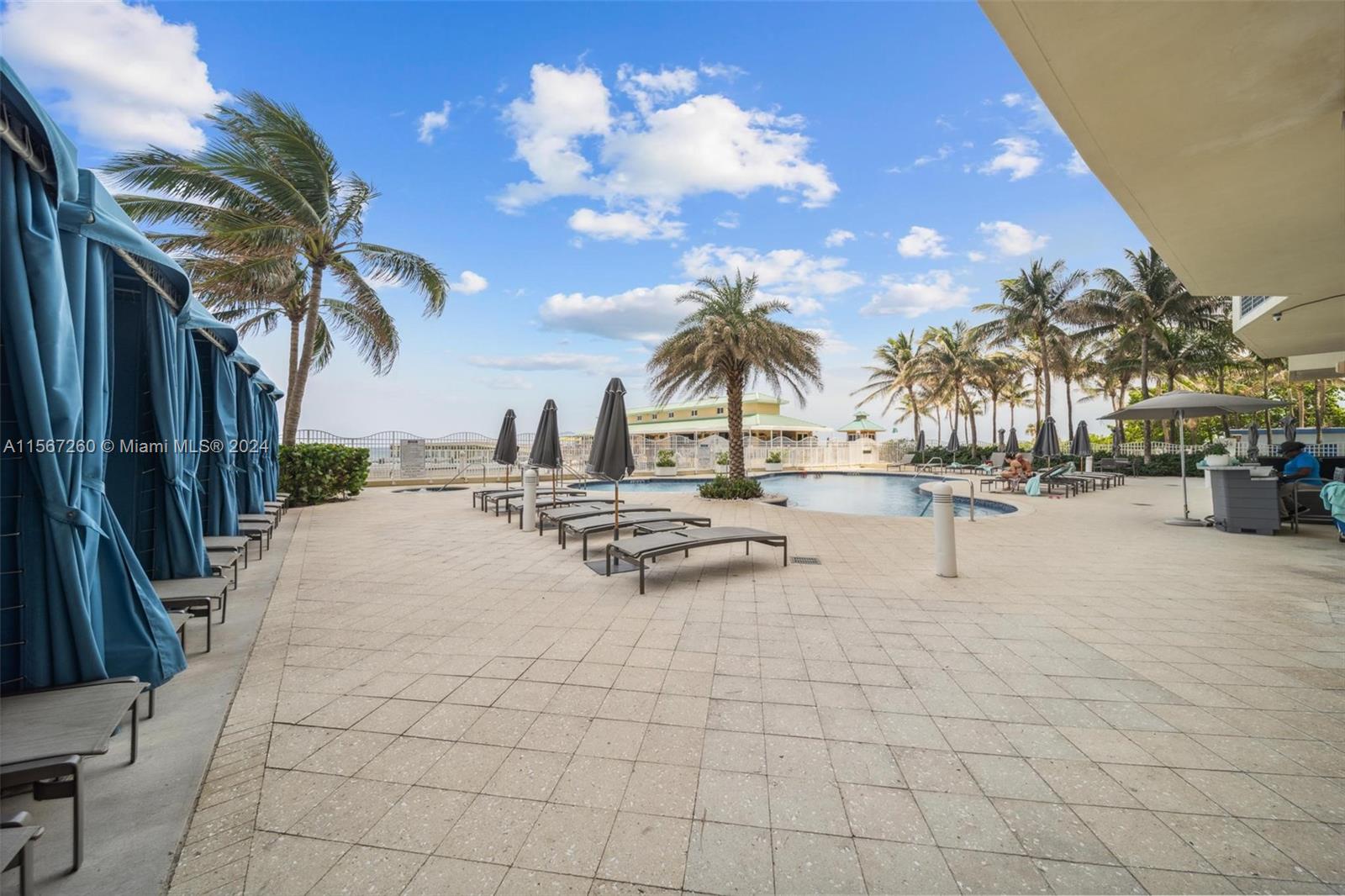 LA PERLA CONDO - Residential Lease