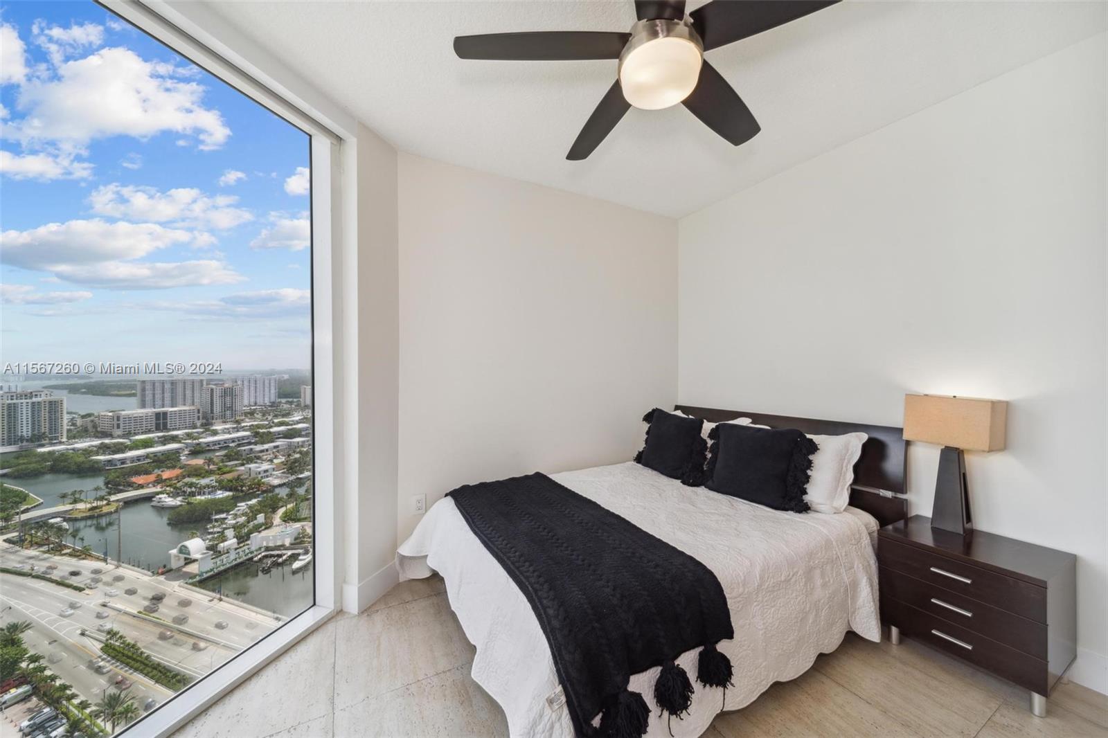 LA PERLA CONDO - Residential Lease