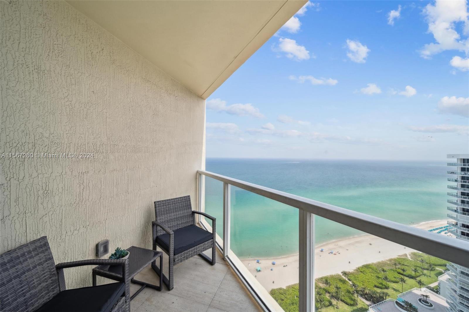 LA PERLA CONDO - Residential Lease