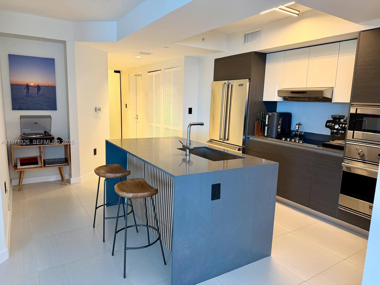 9821 E Bay Harbor Dr 801