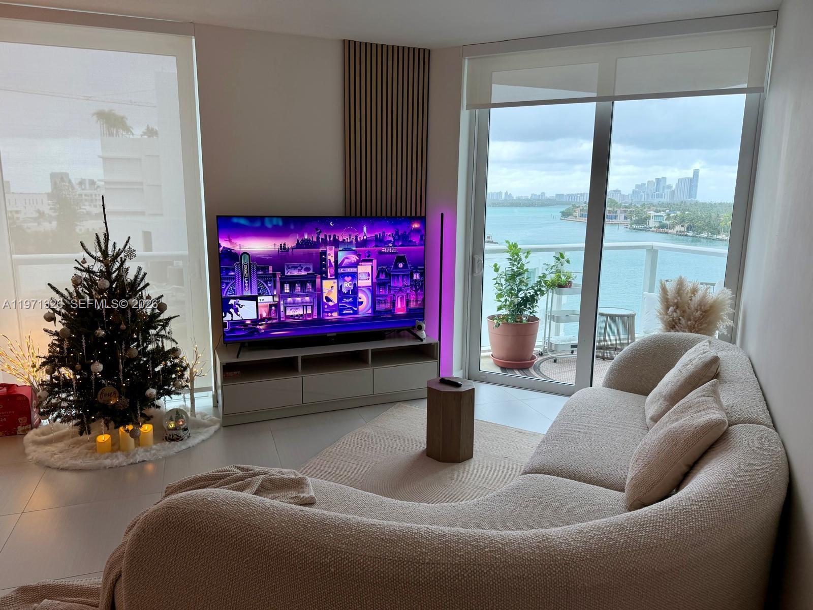 9821 E Bay Harbor Dr 801